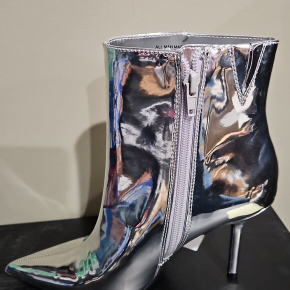 Womens boots - Picture 2 of 2